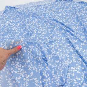Ткань на отрез штапель 150 см 2607-2 Белые цветы на голубом фото