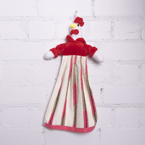 Кукла-полотенце интерьерная 30 50/26 см цвет красный фото