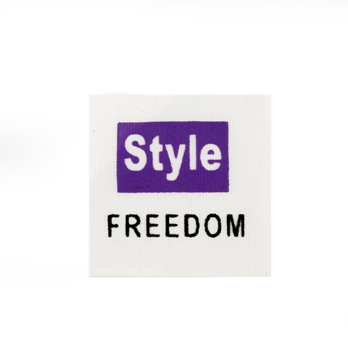 Нашивка Style FREEDOM 4.5*4.5 см цвет белый / фиолетовый фото 1