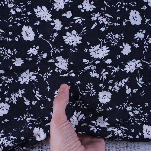 Ткань на отрез штапель 145 см 60015 Белые цветы на черном фото 3