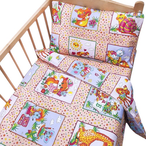 Постельное белье в детскую кроватку из бязи 8088/3 Веселые картинки персиковый с простыней на резинк фото 1